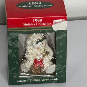 Vintage 1999 Holiday Collection Polyresin Snowman Figurine